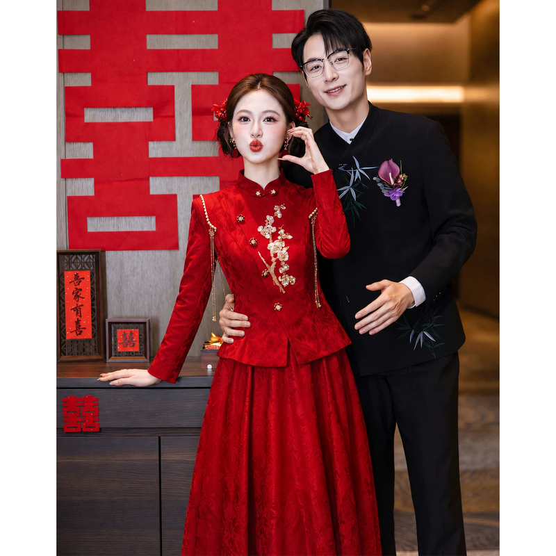Red Wedding Dress, Bride's Qipao, Modified New Chinese-Style Engagement Dress, High-End Light Luxury Long-Sleeve Wedding Attire for Women