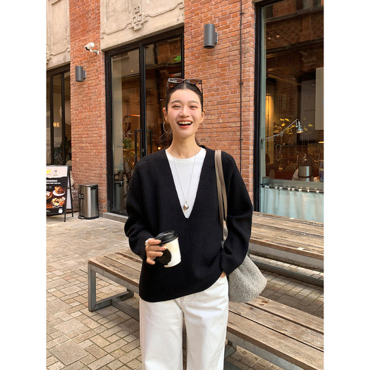 Casual loose big V sweater layered top