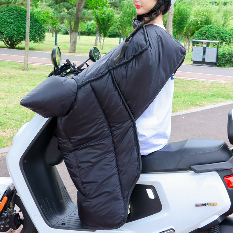 The electric vehicle windshield is warmed by the winter plush M2 G0 F0 thickened rainproof NQi UQi Maverick No. 9 windshield