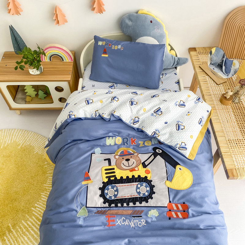 Kindergarten entry season bedding embroidery flower three-piece set with core quilt cover six-piece full set