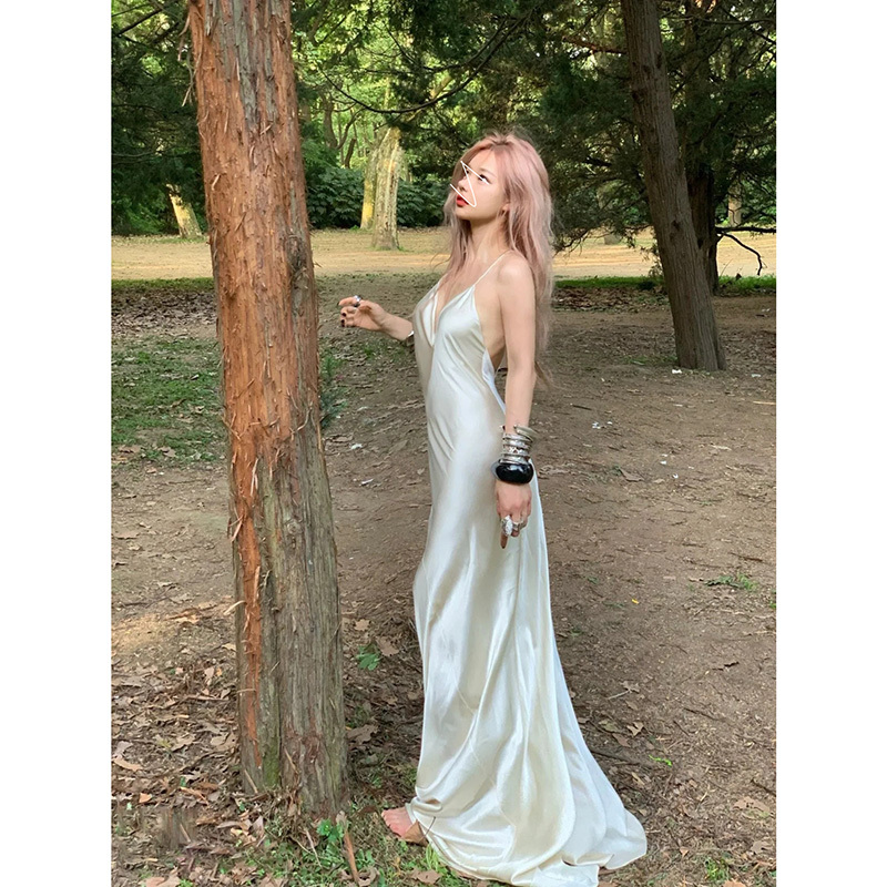 French-Style Sexy Satin V-Neck Halter Cross-Backless Tie Waist Strap Dress with Train for Evening Events