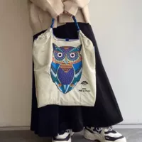 Светло -серая сова средняя +подарок на плече