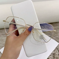 Прозрачная золотая кадр