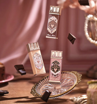 Flower Knows Chocolate Shop Cloud Lip Cream Is Delicate and Lightweight, with a Milk Tea Color and a Milky Fragrance for Autumn and Winter