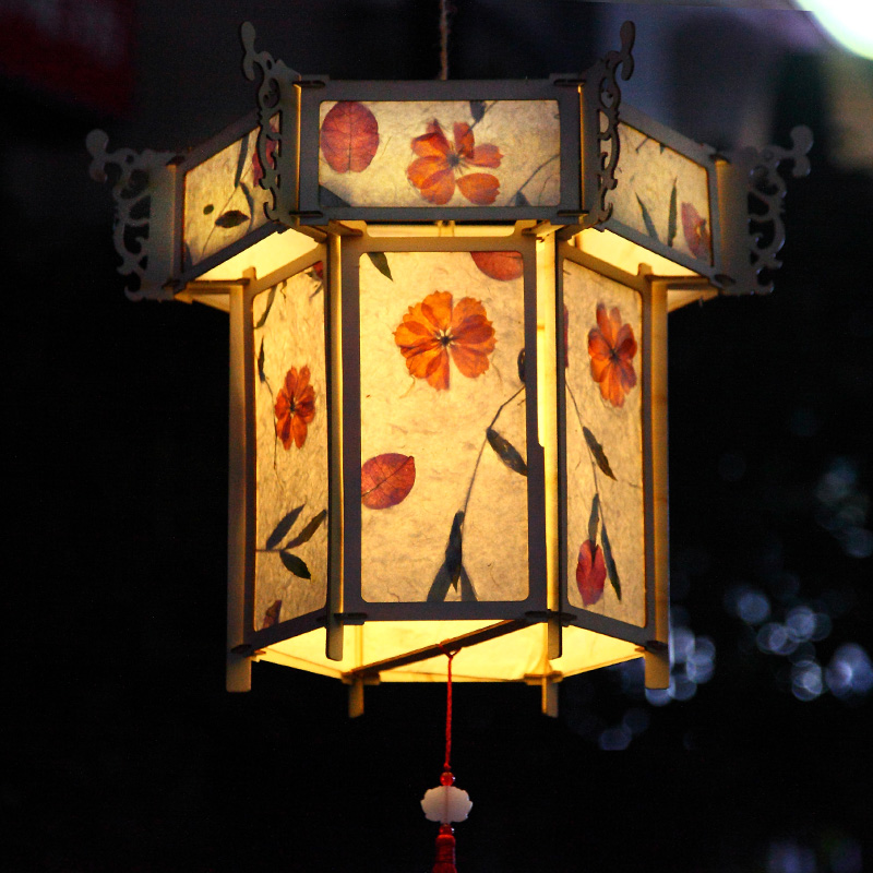 Mid-Autumn Festival lantern creative handmade antique lantern material package solid wood children's diy portable palace lantern luminous decoration