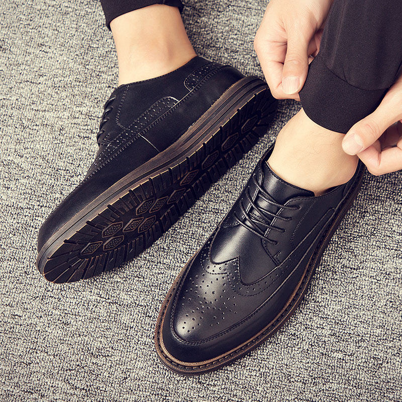 Small leather shoes men's wedding groom leather summer breathable casual business formal British style brogue men's shoes