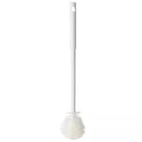 Набор кистей из белых чашек.