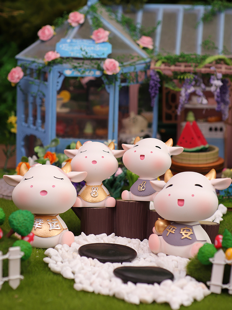 Car Shaking Head Cartoon Maverick Ornament Creative Cute Car Interior Accessories Boys Birthday Gift for Girlfriend Practical