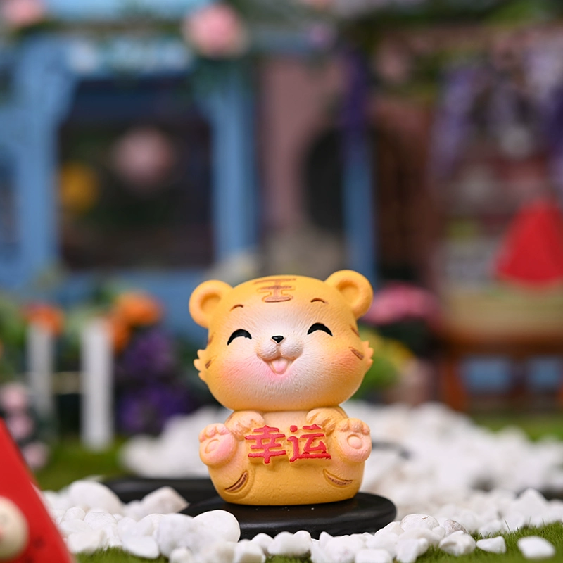 Hoạt hình dễ thương hổ đồ trang trí ô tô linh vật trang trí nội thất ô tô văn phòng để bàn quà tặng Năm Mới thảm taplo xe tải 