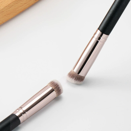 Кисть для консилера, мягкий тональный крем, не оставляет следов, популярно в интернете