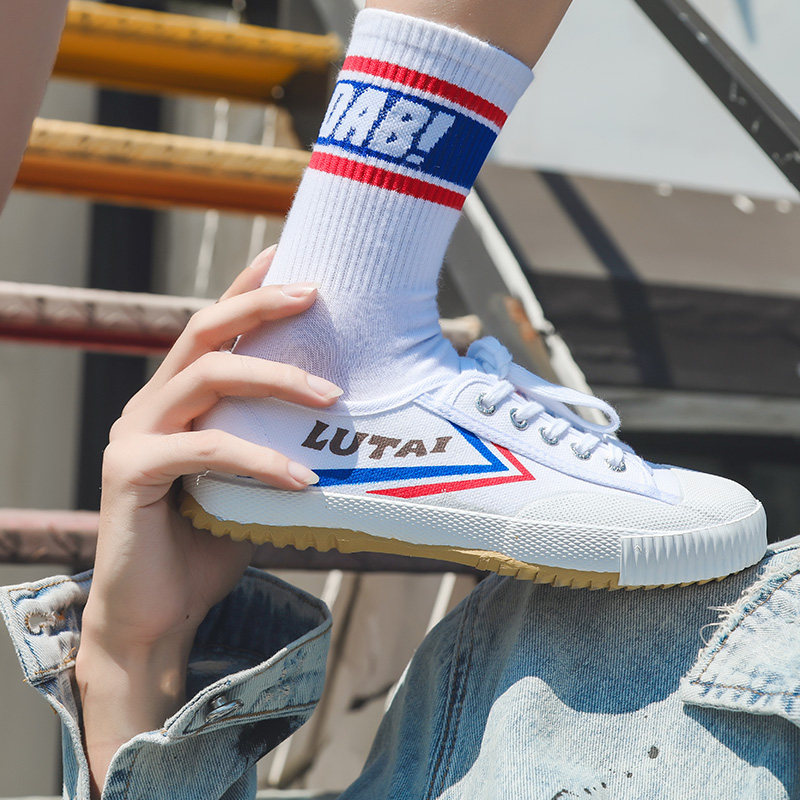 Professional martial arts shoes competition special lightweight running shoes men's Tai Chi shoes shock absorption sports physical examination track and field shoes women's shoes