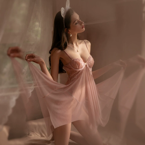 Сексуальное нижнее белье, страстный костюм, пижама, искушение маленькой грудью, сексуальный флирт больших размеров, горячая постель, полуночный очаровательный мужчина