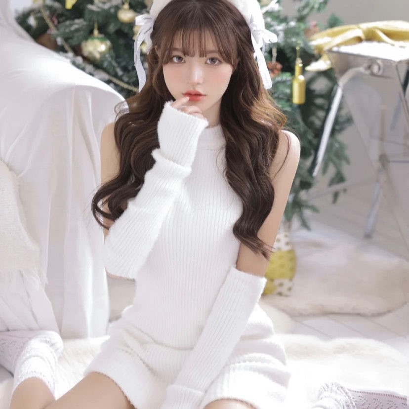 Christmas Writing True Pure Desire Teenage Girl Winter Writing True Selfie Museum Costumes New Year Writing True Costumes for a New Year's Body Dress