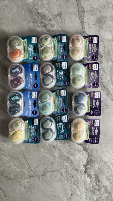 Purchased from Canada, Avent Pacifier Is Made of Safe Materials, Promotes Oral Development, Comes in a Pack of Two