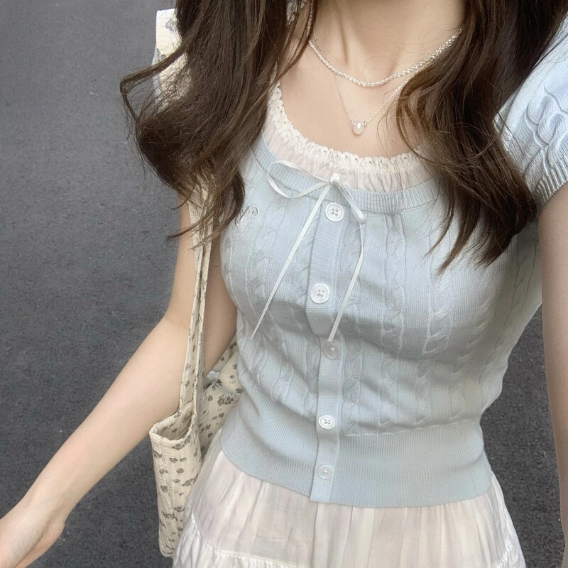 Gentle and Sweet Style Short-Sleeved Lace T-Shirt for Women with Lace-Up Lace Bow, Slim Fit, Short Top for Petite Women