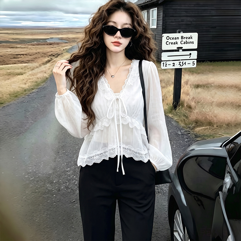 French-Style Gentle V-Neck Lace-Trimmed Long-Sleeve Shirt for Women, 2026 Autumn New Elegant Short Top French-Style Gentle V-Neck Lace-Trimmed Long-Sleeve Shirt for Women, 2026 Autumn New Elegant Short Top