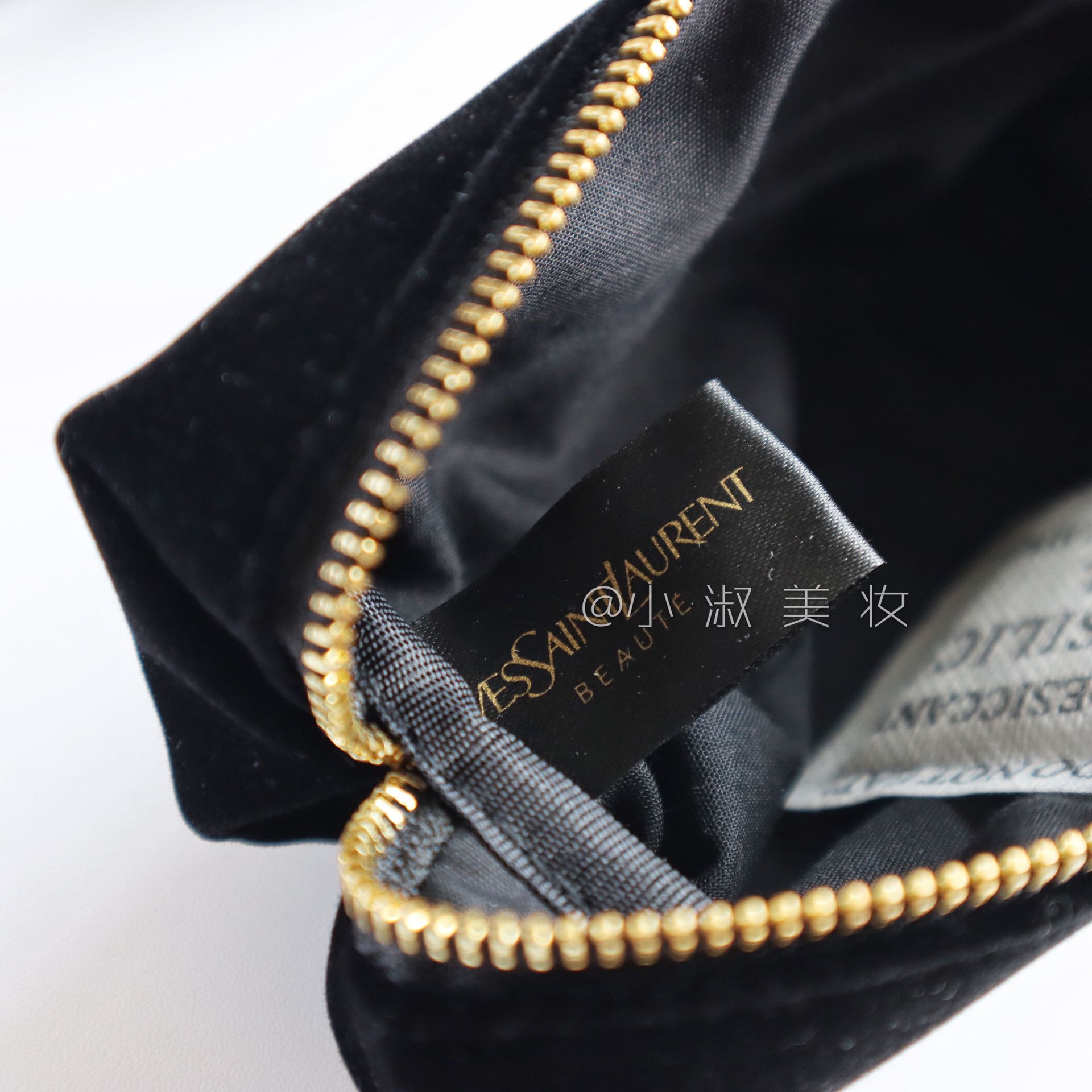 High Yan value! Postage ~ special counter gift YSL Saint Laurent black velvet lipstick storage bag portable makeup bag