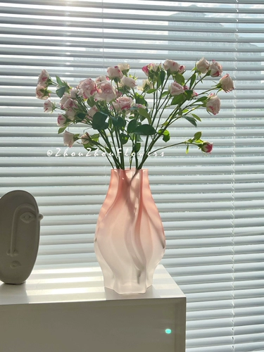 Ins ind wind girl heart heart pink tornado form