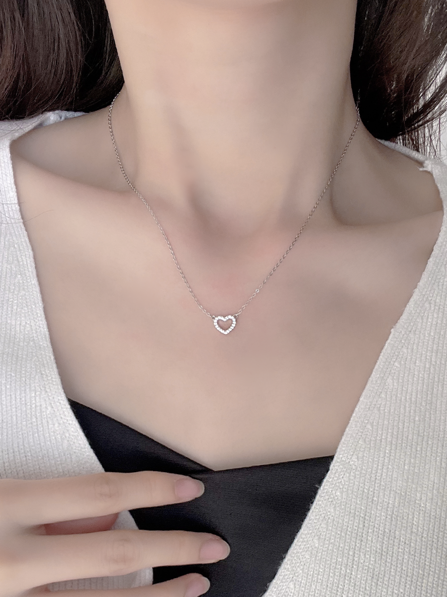 Carring Kiss925 Pure Silver Loving Necklace Women Light Extravagant design Sophisticated Sophisticated Minimalist Lock Bone Chain