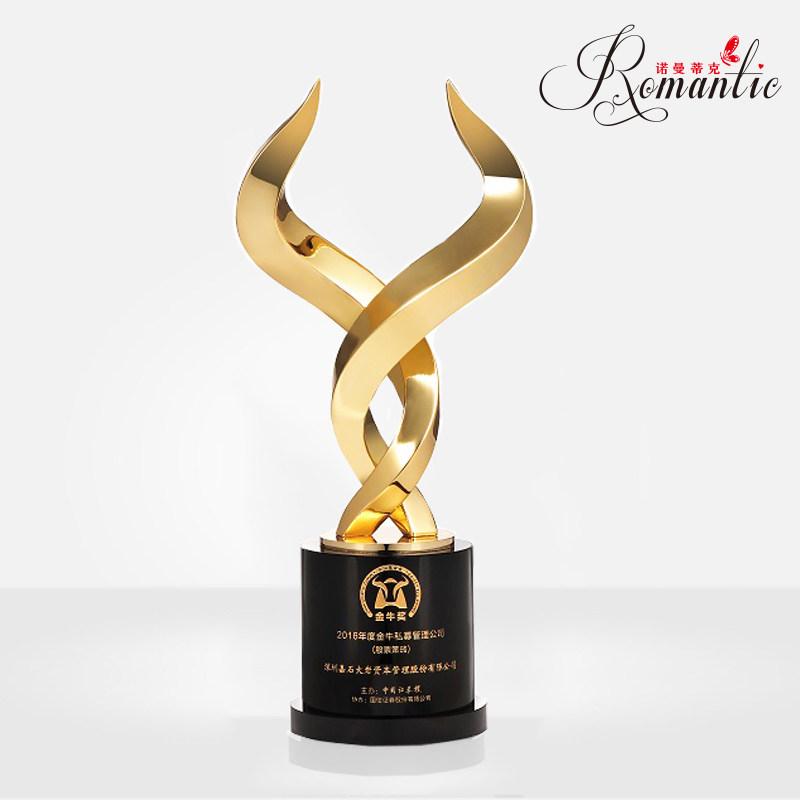 Metal trophy Year of the Ox New Trophy Medal Customization High-grade Golden Bull Trophy Engraving Custom Made Little Golden Man Custom