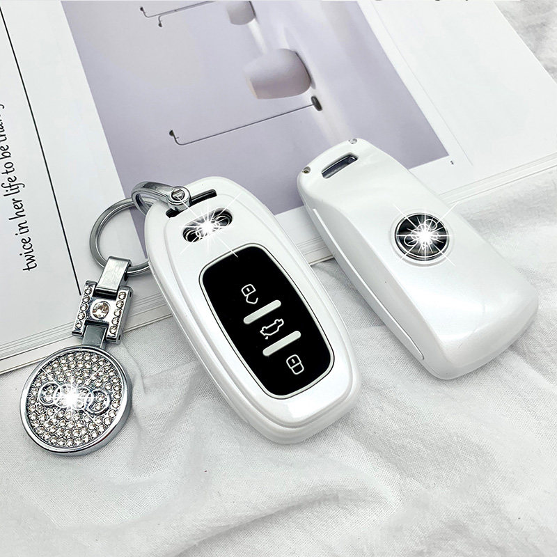 Suitable for Audi a6l key cover A7 A8L upscale car key buckle A4L Q2L Q2L Q3 Q5 Q7 female style