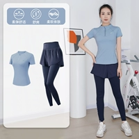 Голубые короткие рукава+темно -синие брюки