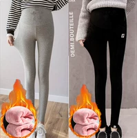 Светло -серая нить+черный котенок [2 плюс бархат]