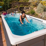 Бассейн для плавания, умная вилла