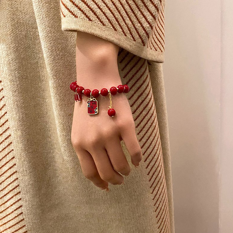 Red Crystal Hand Alchemins Small Crowddesign Over Young Extravagant Refined Bull's Year of the Year Valentine's Day gift to girlfriend