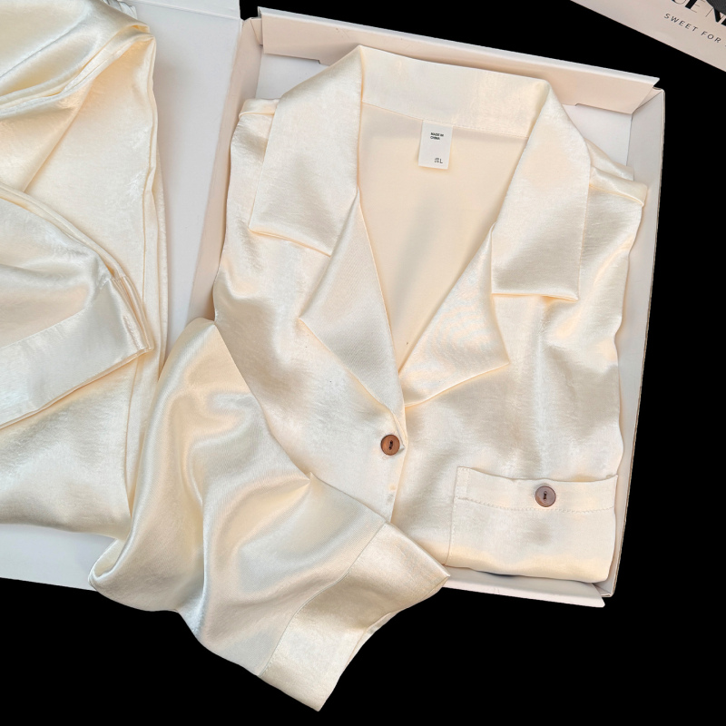Pearlescent Acetate Satin Couple Pajamas for Women, Spring and Autumn Ice Silk Long-Sleeved High-End Luxurious Men's Cardigan Loungewear Pearlescent Acetate Satin Couple Pajamas for Women, Spring and Autumn Ice Silk Long-Sleeved High-End Luxurious Men's Cardigan Loungewear