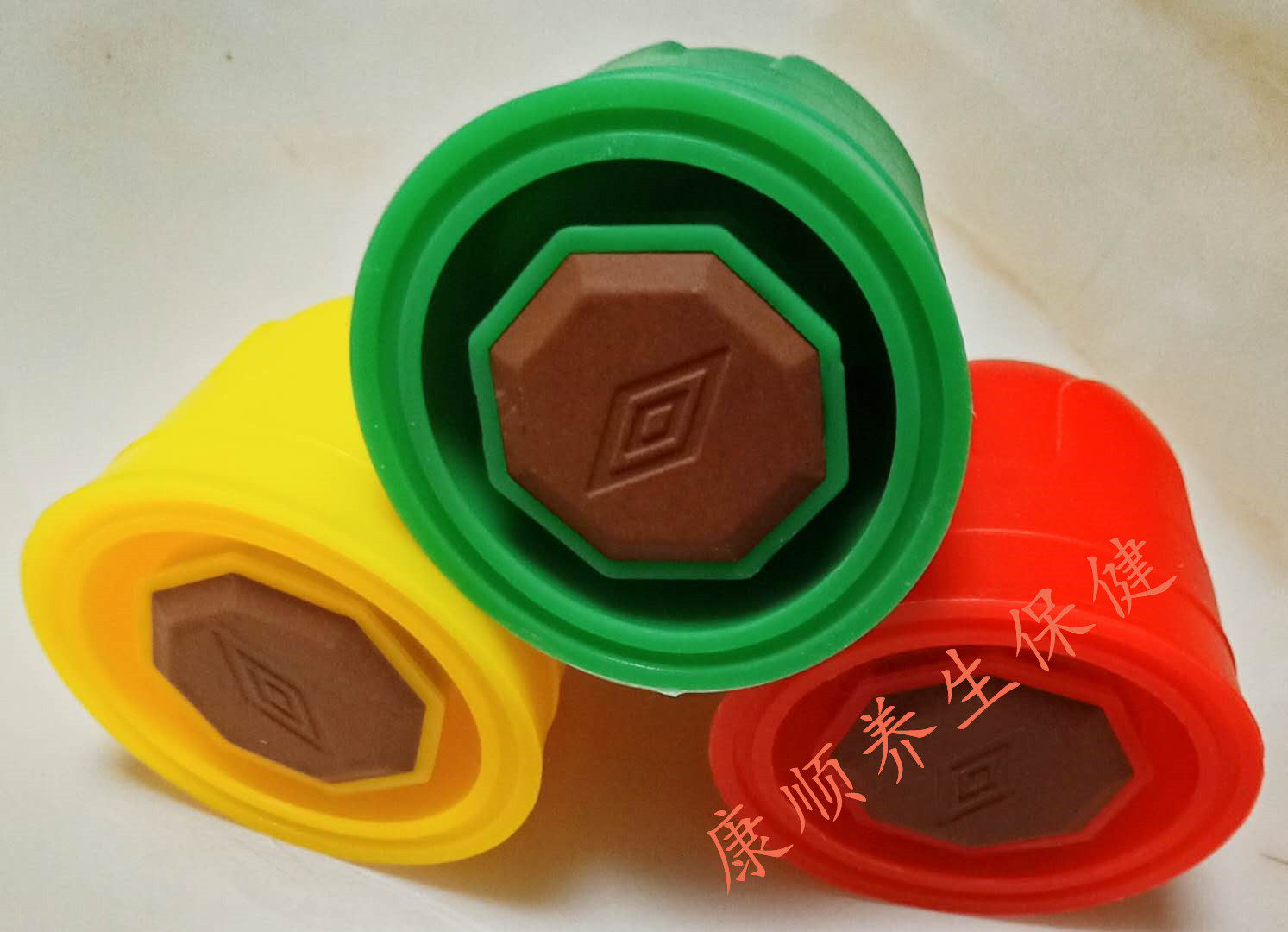 Beauty salon dedicated hard film invisible acupuncture paste rehabilitation chip heating chip magnetic moxibustion tank silicone negative pressure cupping device