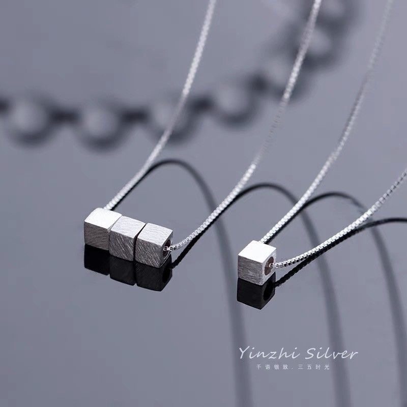 New Simple and Fresh Handmade Geometric Square Pendant Design Short Necklace Clavicle Chain for Women