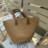 Вместительная и большая соломенная летняя пляжная сумка