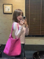 Красный, плетеный, большой