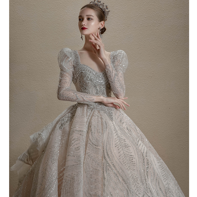 Long - sleeved Master Wedding Bride 2022 new big drag - tail v lead French heavy industry small man shoulder sky