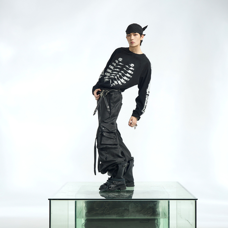 Re-Bone (Skeleton Line) Delicate Water-Washed Bone Print with Rivets, Distressed Gradient Long-Sleeve T-Shirt Re-Bone (Skeleton Line) Delicate Water-Washed Bone Print with Rivets, Distressed Gradient Long-Sleeve T-Shirt