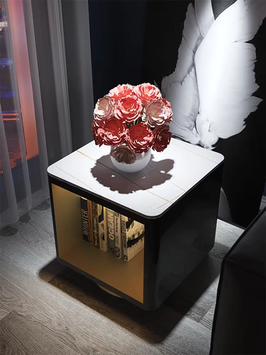 Современный и минималистичный мраморный квадратный диван для кровати