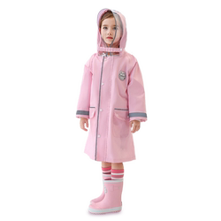 학교 가방을 가진 어린이 비옷 전신을 두껍게합니다.