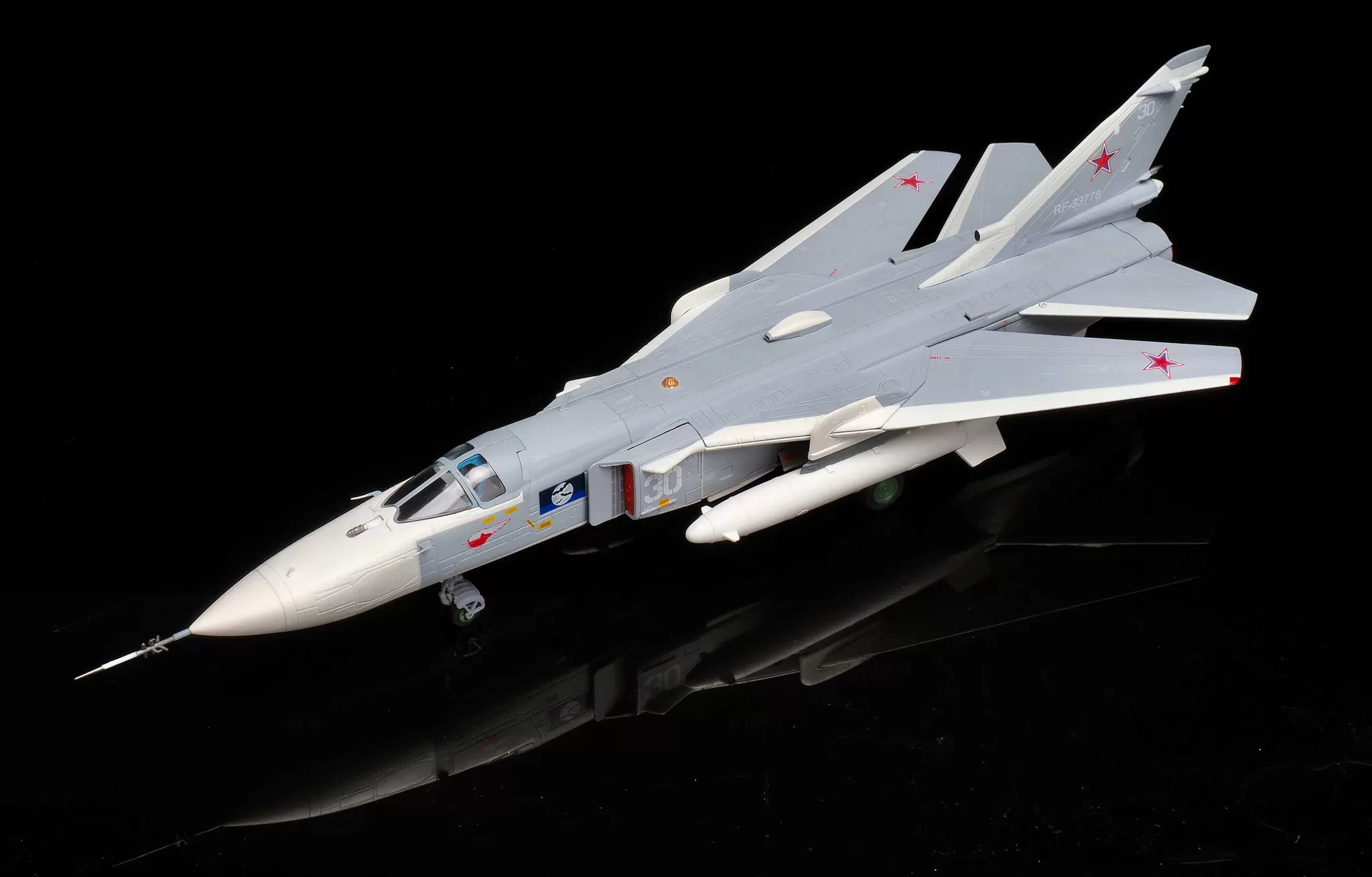 Calibre Wings [1/72 俄罗斯空军SU-24MR战机合金成品模型CA722411]
