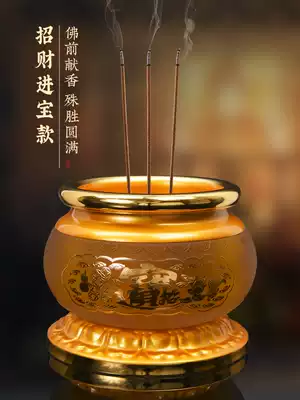 The incense burner on the incense home room is dedicated to the Guanyin heart, the god of wealth, the glass of the incense burner set for the Buddha