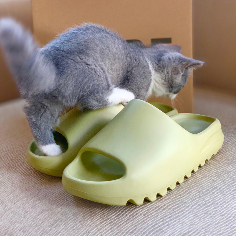 Coconut slippers tread with a sense of summer word drag and outside wearing 2022 new web red ins Chauded Putian men's shoes