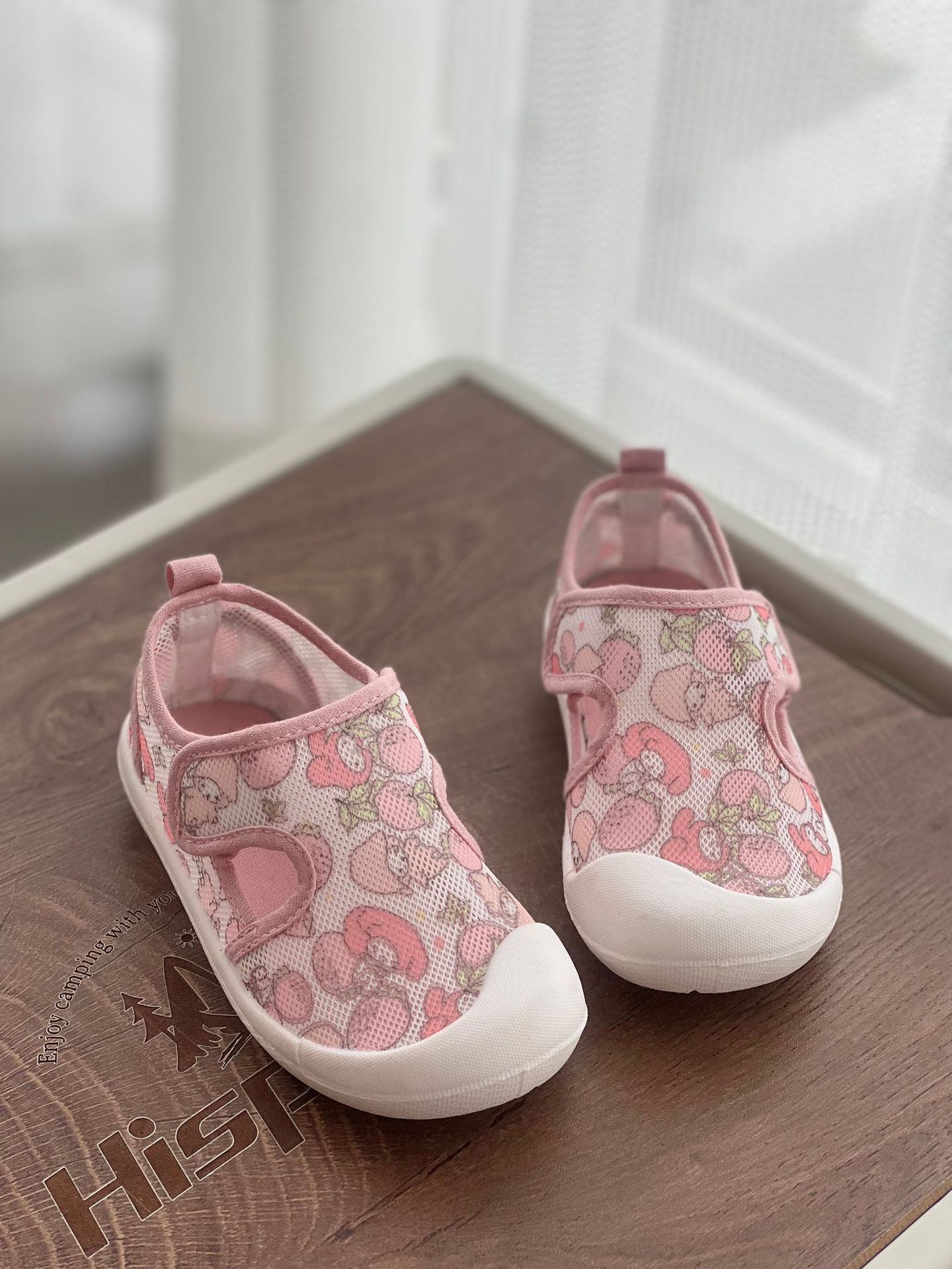 Kindergarten Indoor Shoes for Girls 2026 New Breathable Low-Top Soft-Soled Non-Slip Versatile Magic Tape White Shoes — 34