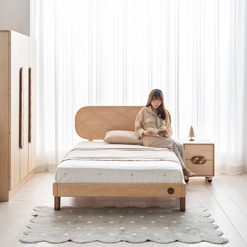 Children in mig bed Hard maple wood Black walnuts 1 2 1 5 1 8 m Full solid wood environmentally friendly minimalist Nordic furnishings 