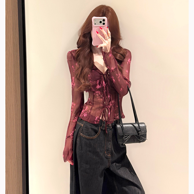 French Retro Romantic Floral Ruffled Chiffon Shirt for Women Early Autumn Long-Sleeved Lace-Up V-Neck Slightly See-Through Top French Retro Romantic Floral Ruffled Chiffon Shirt for Women Early Autumn Long-Sleeved Lace-Up V-Neck Slightly See-Through Top