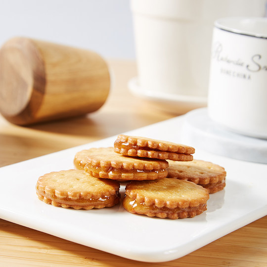Dongji Brown Sugar Maltose Cookies with Salted Egg Yolk - Popular Office Snacks with Various Flavors for Leisure