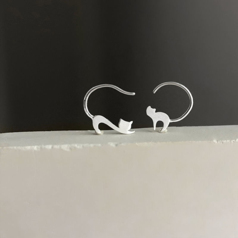 Brushed cat asymmetric ear hook earring design cute earring female ear hanging 2021 new summer trend jewelry