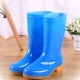 Giày đi mưa ủng đi mưa giày không thấm nước giày cao su overshoes ủng nước thời trang của phụ nữ ống giữa cộng với bông nhung để giữ ấm cho người lớn nhà bếp chống trượt mùa hè - Rainshoes