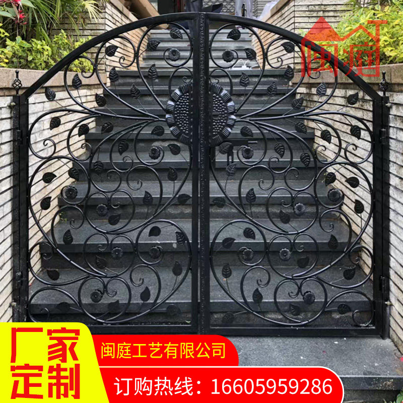 Custom wrought iron courtyard door hollow carved European-style outdoor villa door double door garden entry fence door