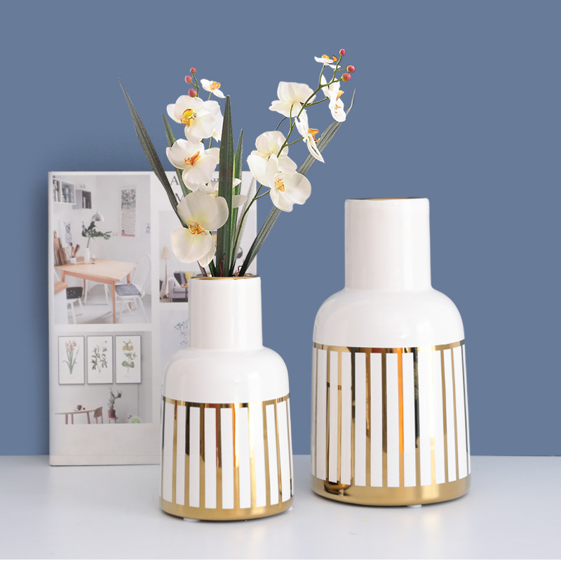 Creative Nordic Light Luxury Gold-Plated Ceramic Vase Decoration for Living Room, Suitable for Dried Flowers, Floral Arrangements, Gold-Striped Green Plants, and Hydroponic Planters
