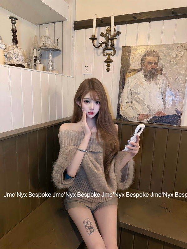 Jmc'Nyx Bespoke "Lazy Feel" Chunky Knit Sweater with Detachable Fur Cuffs Jmc'Nyx Bespoke "Lazy Feel" Chunky Knit Sweater with Detachable Fur Cuffs